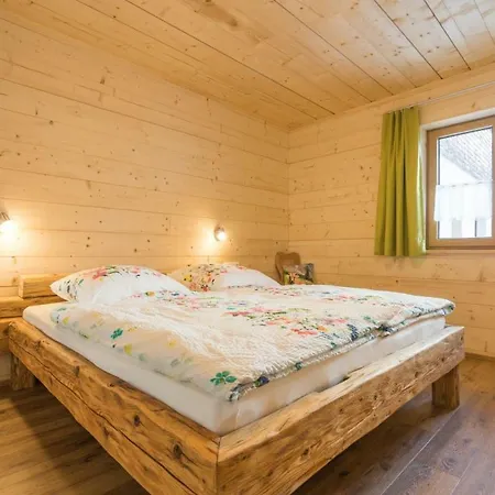 Panorama Apartment *